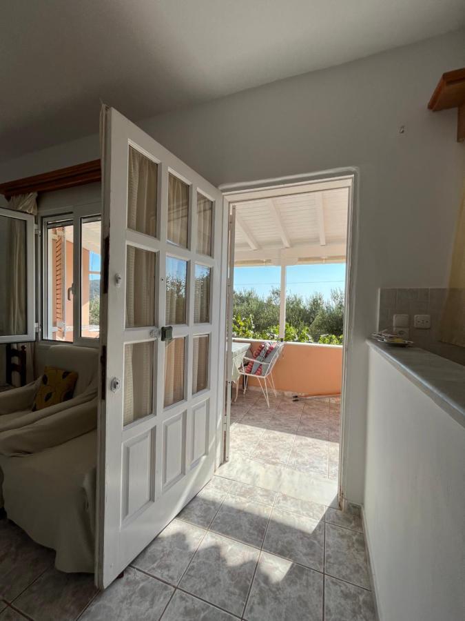 エラフォニソスHarry'S Houseアパートメント エクステリア 写真